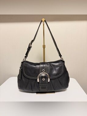 Vintage COACH Y2K Black Leather Pleated Soho Shoulder Handbag Buckle F15204
